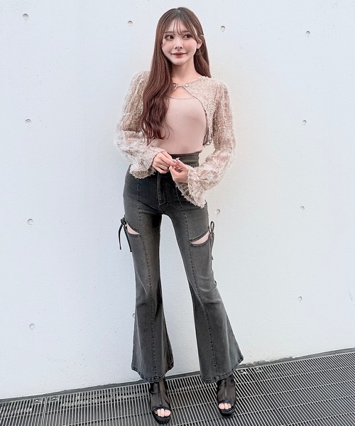 NOMAE（ノーマエ）の「サイドリボンフレアデニム（デニムパンツ・レディース・ブルー/ブラック・MEDIUM/SMALL）」の6枚目の写真