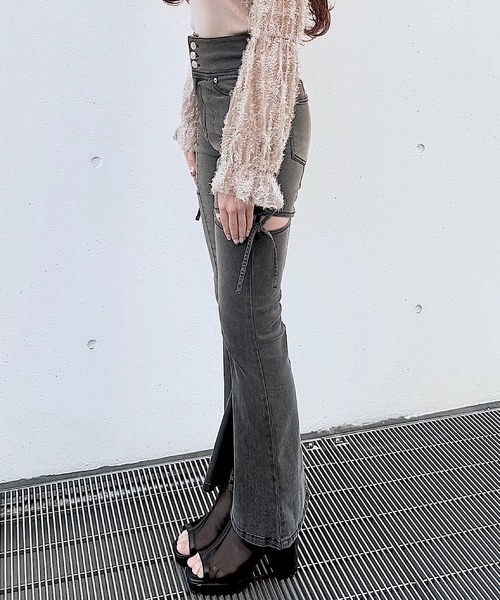 NOMAE（ノーマエ）の「サイドリボンフレアデニム（デニムパンツ・レディース・ブルー/ブラック・MEDIUM/SMALL）」の9枚目の写真