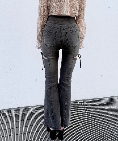 NOMAE（ノーマエ）の「サイドリボンフレアデニム（デニムパンツ・レディース・ブルー/ブラック・MEDIUM/SMALL）」の10枚目の写真