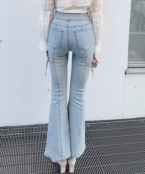 NOMAE（ノーマエ）の「サイドリボンフレアデニム（デニムパンツ・レディース・ブルー/ブラック・MEDIUM/SMALL）」の18枚目の写真