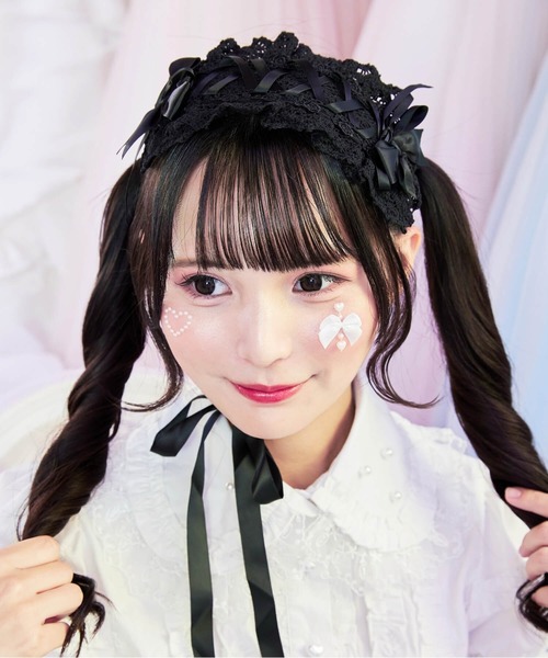 BODYLINE（ボディライン）の「サテンリボンレースアップヘッドドレス（その他ヘアアクセサリー・レディース・ブラック×レッド/サックスブルー/オフホワイト/ブラック×ブラック/ブラック×ブルー/ブラック×ホワイト/ピンク・FREE）」の4枚目の写真