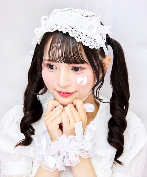 BODYLINE（ボディライン）の「サテンリボンレースアップヘッドドレス（その他ヘアアクセサリー・レディース・ブラック×レッド/サックスブルー/オフホワイト/ブラック×ブラック/ブラック×ブルー/ブラック×ホワイト/ピンク・FREE）」の2枚目の写真
