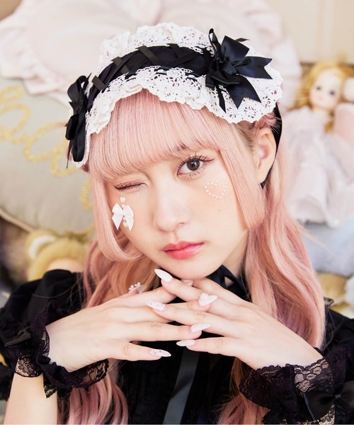 BODYLINE（ボディライン）の「サテンリボンレースアップヘッドドレス（その他ヘアアクセサリー・レディース・ブラック×レッド/サックスブルー/オフホワイト/ブラック×ブラック/ブラック×ブルー/ブラック×ホワイト/ピンク・FREE）」の8枚目の写真