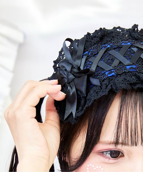 BODYLINE（ボディライン）の「サテンリボンレースアップヘッドドレス（その他ヘアアクセサリー・レディース・ブラック×レッド/サックスブルー/オフホワイト/ブラック×ブラック/ブラック×ブルー/ブラック×ホワイト/ピンク・FREE）」の18枚目の写真