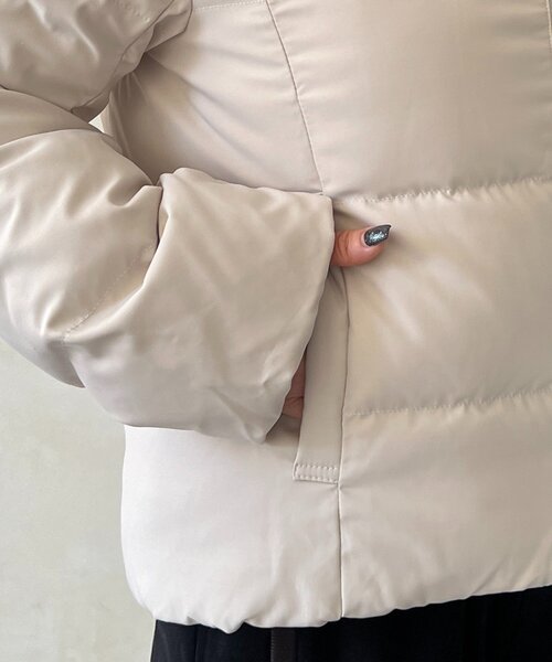 un dix cors（アンディコール）の「ファーフードコンパクトダウン（ダウンジャケット/コート・レディース・ネイビー/アイボリー/ブラック・FREE）」の16枚目の写真
