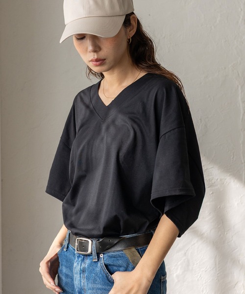 VitaFelice(ヴィータフェリーチェ)の「Vネック オーバーサイズトップス(Tシャツ/カットソー・レディース・ホワイト/チャコールグレー/ブラック・FREE)」の12枚目の写真