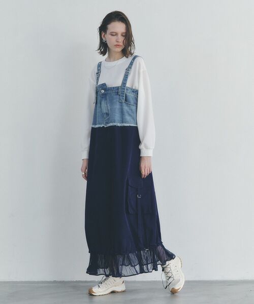 Editt by YECCA VECCA（エディットバイイェッカヴェッカ）の「デニムMIXデザインサロペット（サロペット/オーバーオール・レディース・インディゴブルー/ライトインディゴブルー・FREE）」の4枚目の写真