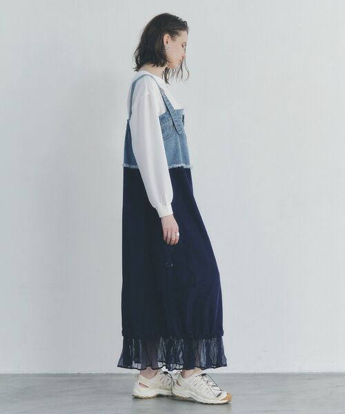 Editt by YECCA VECCA（エディットバイイェッカヴェッカ）の「デニムMIXデザインサロペット（サロペット/オーバーオール・レディース・インディゴブルー/ライトインディゴブルー・FREE）」の11枚目の写真