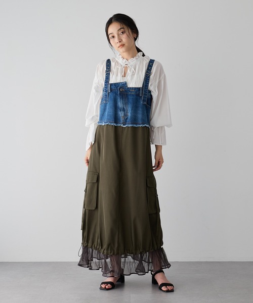 Editt by YECCA VECCA（エディットバイイェッカヴェッカ）の「デニムMIXデザインサロペット（サロペット/オーバーオール・レディース・インディゴブルー/ライトインディゴブルー・FREE）」の2枚目の写真