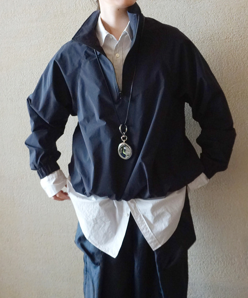 JOURNAL STANDARD LUXE（ジャーナルスタンダード　ラックス）の「ドライナイロンハーフジップブルゾン（ブルゾン・レディース・ブラック/ネイビー・FREE）」の6枚目の写真