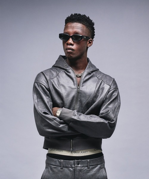 ANDER HUNK（アンダーハンク）の「Leather Like Coated Zip-up Parker / レザーライクコーティングジップパーカー（パーカー・メンズ・グレー/バーガンディー・MEDIUM/LARGE）」の3枚目の写真