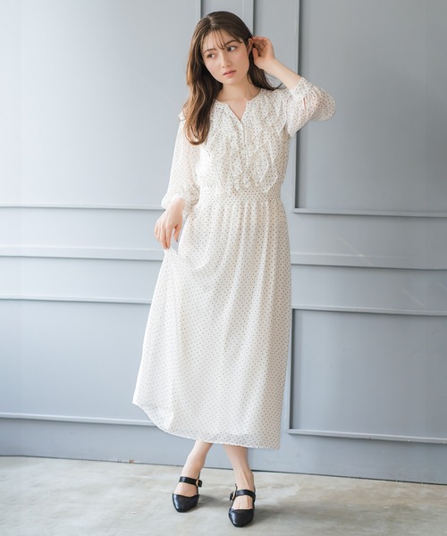 MISCH MASCH(ミッシュマッシュ)の「2026春夏新作 フリルカラーシアーワンピース(ワンピース・レディース・ホワイト×ブラック/グリーン・M/S)」の6枚目の写真