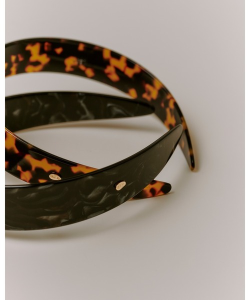 IRIS47（イリスフォーセブン）の「【IRIS 47】veronique head band/ヴェロニク ヘッドバンド べっ甲柄（カチューシャ・レディース・ブラック/ブラウン・FREE）」の8枚目の写真