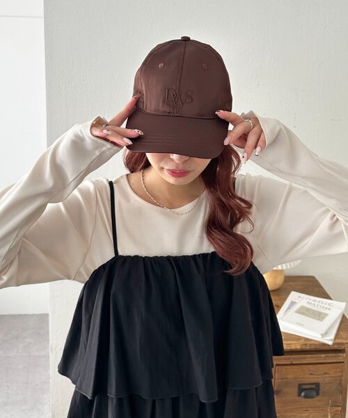 DISCOAT(ディスコート)の「ロゴ刺繡サテンキャップ(キャップ・レディース・ブラウン/アイボリー・FREE)」の18枚目の写真
