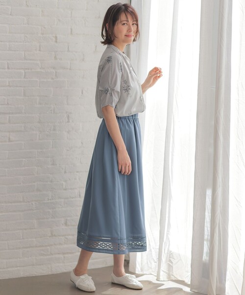 J.PRESS（ジェイプレス）の「【セット着用可】スパンソフトクロス刺繍 スカート（スカート・レディース・ネイビー系/ダルブルー系/ホワイト系・T15/T13）」の4枚目の写真