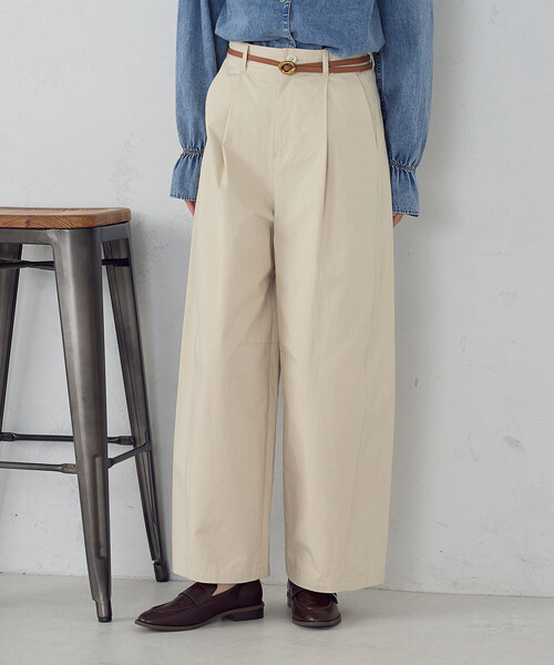 COMME CA ISM(コムサイズム)の「バレルレッグ パンツ(その他パンツ・レディース・ベージュ/ネイビー・LARGE/MEDIUM)」の1枚目の写真