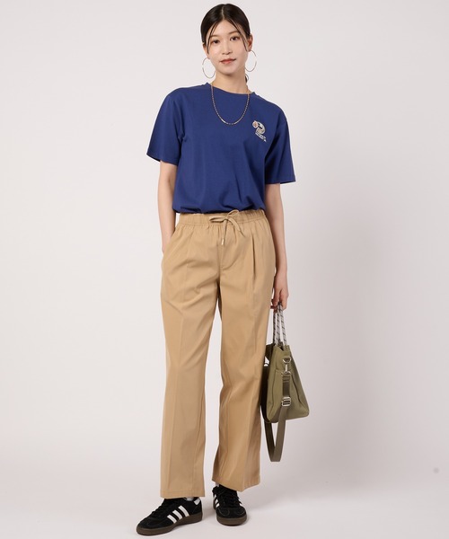 Arnold Palmer(アーノルドパーマー)の「ドッグモチーフ シェア Tシャツ(Tシャツ/カットソー・レディース・ホワイト/ダークブルー・XS/S/M/L/LL)」の10枚目の写真