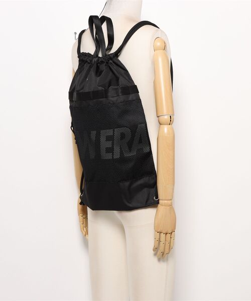NEW ERA(ニューエラ)の「【NEW ERA/ニューエラ】デイサック 150D NEW ERAロゴ ブラック リフレクトシルバー(バックパック/リュック・メンズ・ブラック・FREE)」の5枚目の写真