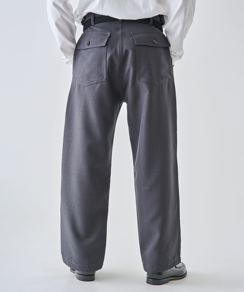 EDIFICE（エディフィス）の「サイド アジャスト ベイカー パンツ（スラックス・メンズ・ベージュ/アイボリー/チャコールグレー・MEDIUM/LARGE）」の8枚目の写真