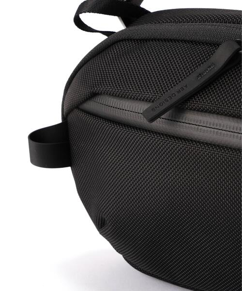 Aer(エアー)の「Aer(エアー)Day Sling 4 AER-21072(ショルダーバッグ・メンズ・ブラック・F)」の9枚目の写真