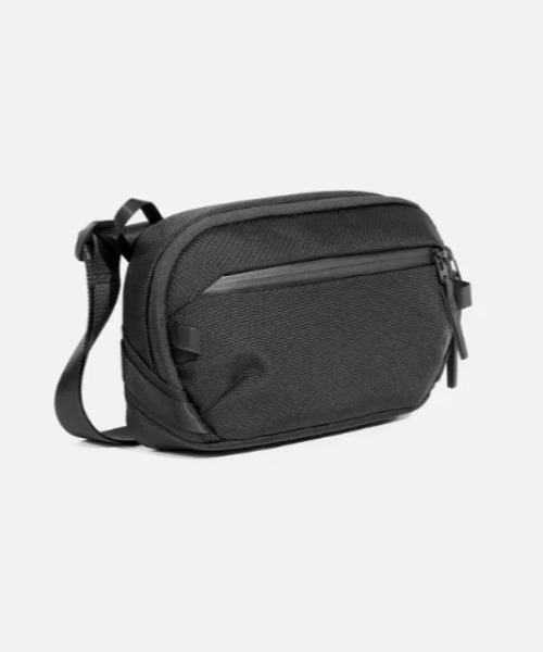 Aer(エアー)の「Aer(エアー)Day Sling 4 AER-21072(ショルダーバッグ・メンズ・ブラック・F)」の1枚目の写真