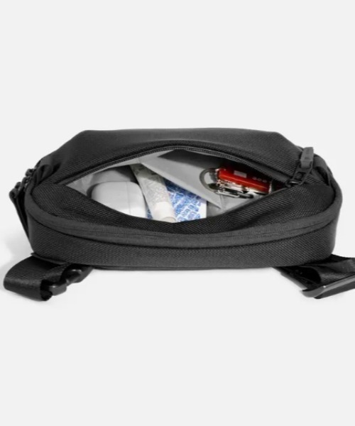 Aer(エアー)の「Aer(エアー)Day Sling 4 AER-21072(ショルダーバッグ・メンズ・ブラック・F)」の10枚目の写真