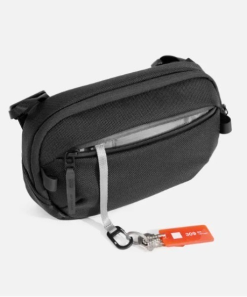 Aer(エアー)の「Aer(エアー)Day Sling 4 AER-21072(ショルダーバッグ・メンズ・ブラック・F)」の8枚目の写真