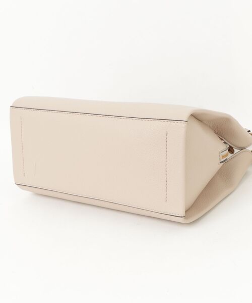 Guess(ゲス)の「GRIFFIN SATCHEL ショルダーバッグ(ショルダーバッグ・レディース・ホワイト/ブラック/ベージュ/ライトベージュ・ONE SIZE)」の18枚目の写真