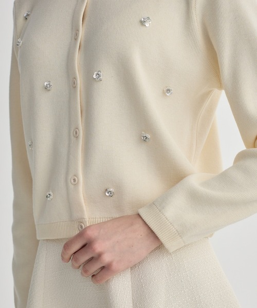 BIRTHDAY BASH(バースデイバッシュ)の「FLOWER BIJOU CREW NECK CARDIGAN(フラワージュークリューネックカーディガン)(カーディガン/ボレロ・レディース・アイボリー/グレー/ミント・FREE)」の4枚目の写真