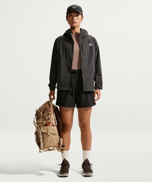 ACG（エィシージー）の「ナイキ オールコンディションギア "Five Towers" ウィメンズ UVプロテクション ジャケット / Nike ACG "Five Towers" Women's UV Protection Jacket II1329-010 Anthracite（ナイロンジャケット・レディース・スミクロ・XL/S/M/L/XS）」の11枚目の写真