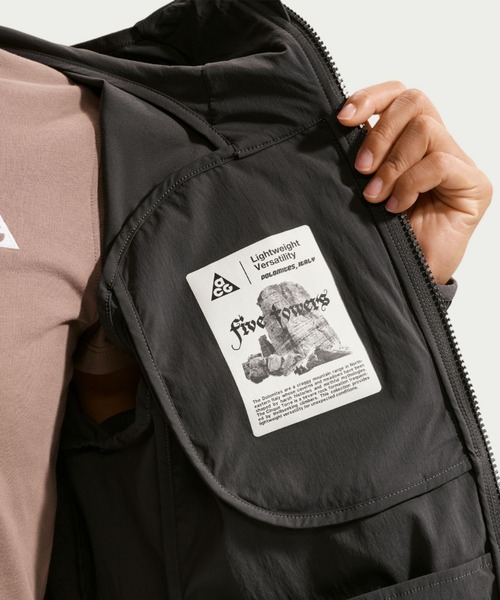 ACG（エィシージー）の「ナイキ オールコンディションギア "Five Towers" ウィメンズ UVプロテクション ジャケット / Nike ACG "Five Towers" Women's UV Protection Jacket II1329-010 Anthracite（ナイロンジャケット・レディース・スミクロ・XL/S/M/L/XS）」の15枚目の写真