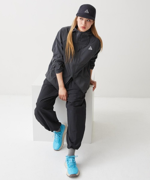 ACG（エィシージー）の「ナイキ オールコンディションギア "Five Towers" ウィメンズ UVプロテクション ジャケット / Nike ACG "Five Towers" Women's UV Protection Jacket II1329-010 Anthracite（ナイロンジャケット・レディース・スミクロ・XL/S/M/L/XS）」の8枚目の写真