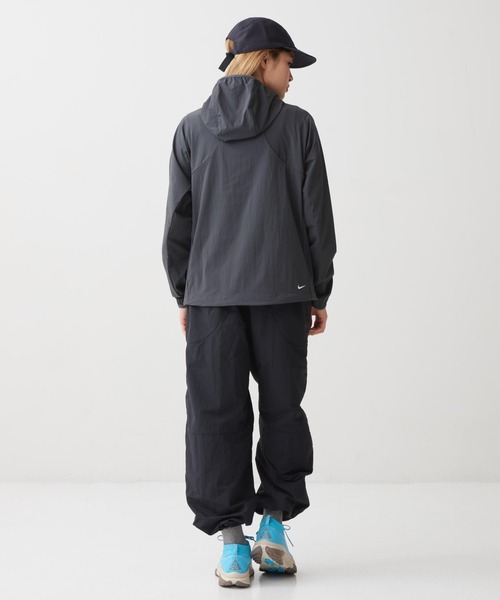 ACG（エィシージー）の「ナイキ オールコンディションギア "Five Towers" ウィメンズ UVプロテクション ジャケット / Nike ACG "Five Towers" Women's UV Protection Jacket II1329-010 Anthracite（ナイロンジャケット・レディース・スミクロ・XL/S/M/L/XS）」の6枚目の写真