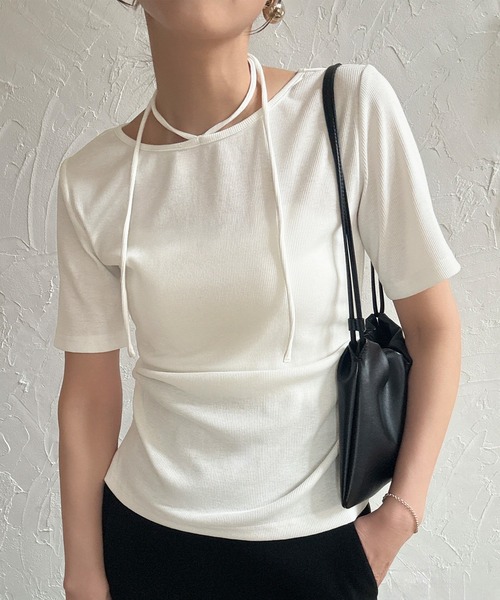 junoah（ジュノア）の「ホルターネックカットリブトップス（Tシャツ/カットソー・レディース・ブラック/チャコール/ホワイト・LARGE/MEDIUM/SMALL）」の2枚目の写真