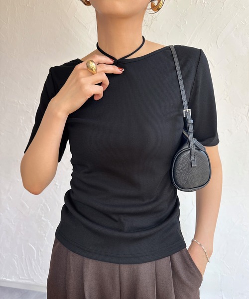 junoah（ジュノア）の「ホルターネックカットリブトップス（Tシャツ/カットソー・レディース・ブラック/チャコール/ホワイト・LARGE/MEDIUM/SMALL）」の4枚目の写真