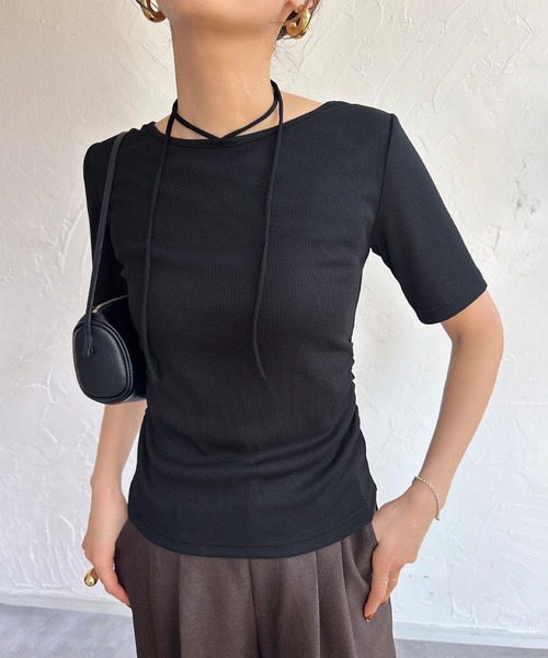junoah（ジュノア）の「ホルターネックカットリブトップス（Tシャツ/カットソー・レディース・ブラック/チャコール/ホワイト・LARGE/MEDIUM/SMALL）」の5枚目の写真