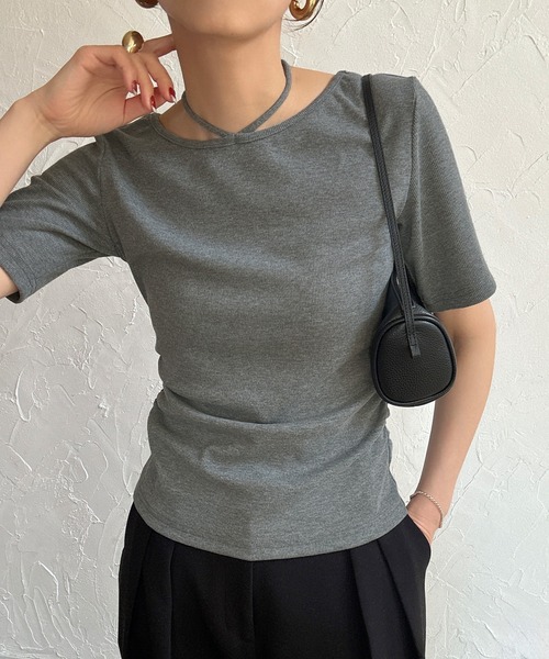 junoah（ジュノア）の「ホルターネックカットリブトップス（Tシャツ/カットソー・レディース・ブラック/チャコール/ホワイト・LARGE/MEDIUM/SMALL）」の10枚目の写真