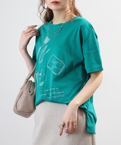 EGLANTINE(エグランティーヌ)の「EGLANTINE コスメ柄刺繍半袖Tシャツ 日本製 ローズペトール(Tシャツ/カットソー・レディース・オフホワイト/グリーン・38)」の5枚目の写真