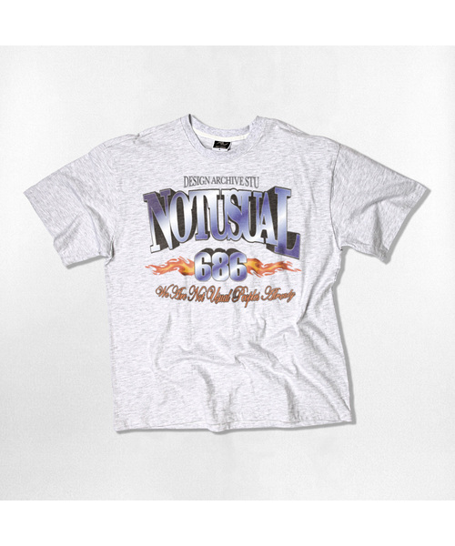 NOTUSUAL（ノットユージュアル）の「ファイヤーブルー オーバーサイズ 半袖Tシャツ 4色（Tシャツ/カットソー・レディース・ホワイト×グレー/ブラック/ネイビー/ホワイト・SMALL/MEDIUM/LARGE/X-LARGE）」の2枚目の写真