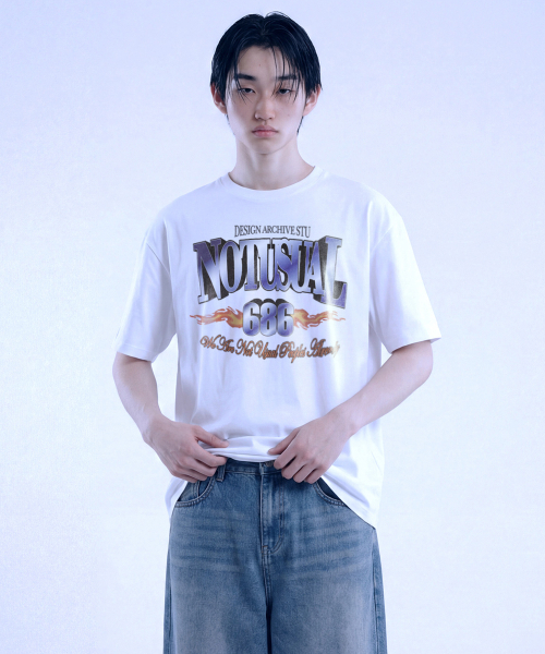 NOTUSUAL（ノットユージュアル）の「ファイヤーブルー オーバーサイズ 半袖Tシャツ 4色（Tシャツ/カットソー・レディース・ホワイト×グレー/ブラック/ネイビー/ホワイト・SMALL/MEDIUM/LARGE/X-LARGE）」の9枚目の写真
