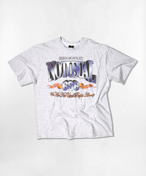 NOTUSUAL（ノットユージュアル）の「ファイヤーブルー オーバーサイズ 半袖Tシャツ 4色（Tシャツ/カットソー・レディース・ホワイト×グレー/ブラック/ネイビー/ホワイト・SMALL/MEDIUM/LARGE/X-LARGE）」の6枚目の写真