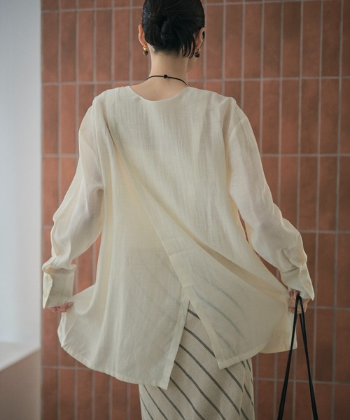 LAULEN（ローレン）の「back cross collarless shirt /バッククロスノーカラーシャツ（シャツ/ブラウス・レディース・アイボリー/ブラック・FREE）」の5枚目の写真