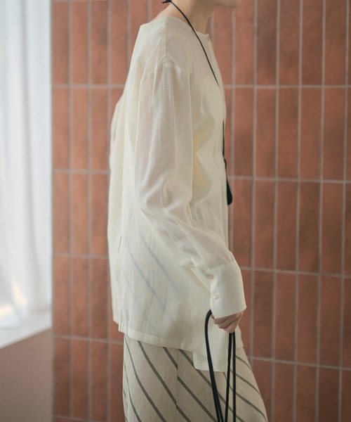 LAULEN（ローレン）の「back cross collarless shirt /バッククロスノーカラーシャツ（シャツ/ブラウス・レディース・アイボリー/ブラック・FREE）」の8枚目の写真