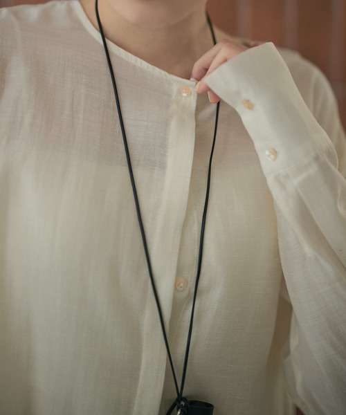 LAULEN（ローレン）の「back cross collarless shirt /バッククロスノーカラーシャツ（シャツ/ブラウス・レディース・アイボリー/ブラック・FREE）」の16枚目の写真