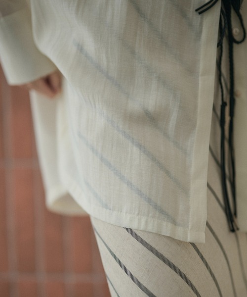 LAULEN（ローレン）の「back cross collarless shirt /バッククロスノーカラーシャツ（シャツ/ブラウス・レディース・アイボリー/ブラック・FREE）」の18枚目の写真
