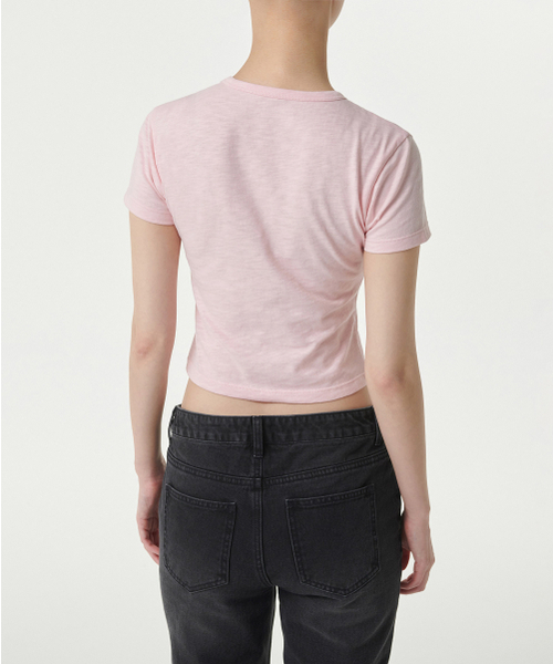 MUSINSA STANDARD WOMAN（ムシンサスタンダードウーマン）の「ウィメンズスラブスリムクロップクルーネックTシャツ[ベイビーピンク]（Tシャツ/カットソー・レディース・その他・SMALL/X-SMALL/MEDIUM/LARGE）」の3枚目の写真