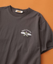 ATELANE（アテレーン）の「トイストーリー ワンポイント刺繍ベーシックサイズTEE 半袖（Tシャツ/カットソー）」