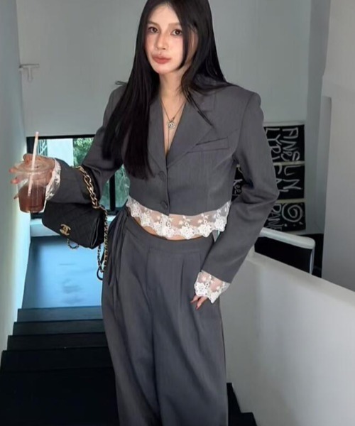semplice（センプリチェ）の「レース切り替え クロップドジャケット タックワイドパンツ セットアップ（セットアップ・レディース・グレー/ブラック・S/M/L）」の7枚目の写真