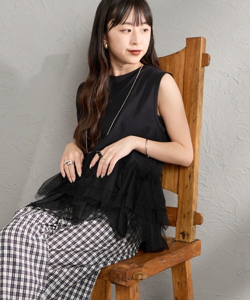 nenom（ネノム）の「[nenom/ネノム] チュールドッキング ペプラムノースリーブT（Tシャツ/カットソー・レディース・オフホワイト/ブラウン/ブラック・F）」の2枚目の写真