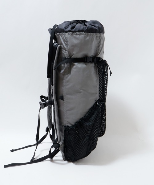 TRAIL BUM(トレイルバム)の「FAB / ファブ(バックパック/リュック・メンズ・グレー/ブラック・ONE SIZE)」の12枚目の写真